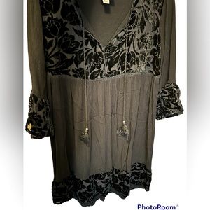 Knox Rose sz M, black dress.